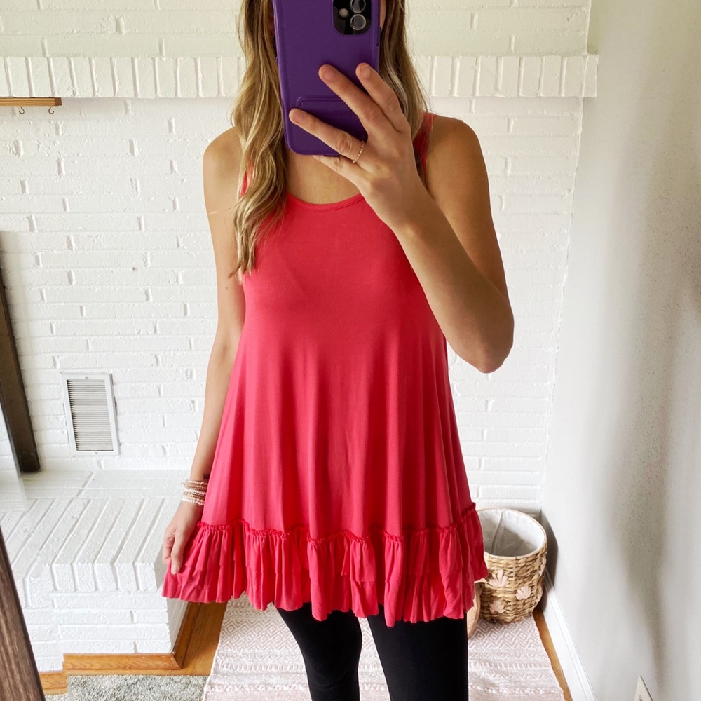 Easel Ruffle Tank NWOT